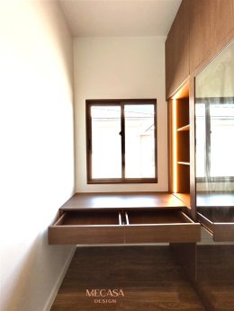 หมู่บ้านบุราสิริ กรุงเทพกรีฑา | งานออกแบบและตกแต่งภายใน พร้อมติดตั้งบิวท์อินเฟอร์นิเจอร์ครบวงจร