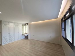 ซอยสุขุมวิท 93 ถ.สุขุมวิท แขวงบางจาก เขตพระโขนง | งานออกแบบและตกแต่งภายใน พร้อมติดตั้งบิวท์อินเฟอร์นิเจอร์ครบวงจร