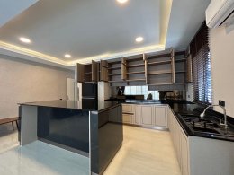 หมู่บ้านมัณฑณากัลปพฤกษ์-วงแหวน | งานออกแบบและตกแต่งภายใน พร้อมติดตั้งบิวท์อินเฟอร์นิเจอร์ครบวงจร