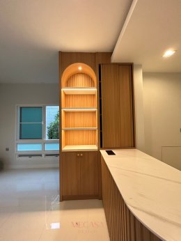 หมู่บ้านมัณฑนามอเตอร์เวอร์กรุงเทพกรีฑา | งานออกแบบและตกแต่งภายใน พร้อมติดตั้งบิวท์อินเฟอร์นิเจอร์ครบวงจร