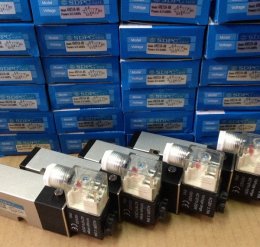 4V210-08 solenoid valve 5/2