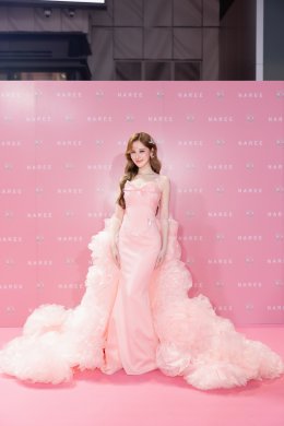 NAREE ฉลอง 10 ปี เปิดบทใหม่ของแบรนด์ ดึง เจนเย่-เมธิกา ขึ้นแท่น FACE OF NAREE