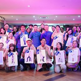 S.MILES Group นำร่องโครงการ ‘ผ้าไทยใส่ให้สนุก’ จัดงานแฟชั่นโชว์ผ้าไทยเพื่อส่งเสริมการสวมใส่ผ้าไทยมาทำงาน