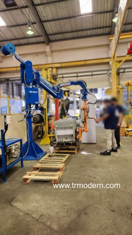 Glass Lifting Device: A Robotic Arm for Glass Installation