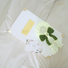 ดอกไม้สีขาวเป็นตัวแทนคำว่า รักแม่
