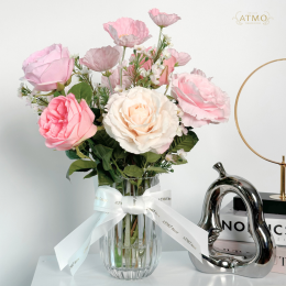 Pastel-colored flower vases add a touch of softness to every corner of your home.