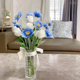 Artificial flowers look as beautiful as real flowers.
