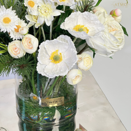 Artificial flowers look as beautiful as real flowers.