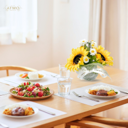 Centerpiece vase: Create a warm atmosphere