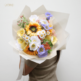 เจาะลึกความต่างระหว่าง 'ช่อดอกไม้' และ 'แจกันดอกไม้'