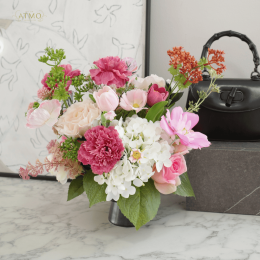 เจาะลึกความต่างระหว่าง 'ช่อดอกไม้' และ 'แจกันดอกไม้'