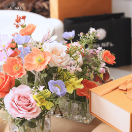 เจาะลึกความต่างระหว่าง 'ช่อดอกไม้' และ 'แจกันดอกไม้'