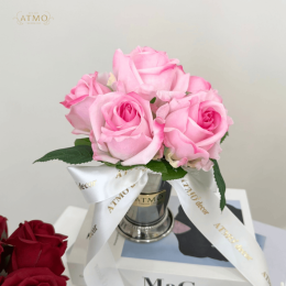  เติมเสน่ห์ความคลาสสิคให้บ้านด้วย Metal Pot และกุหลาบ 3 เฉดสี