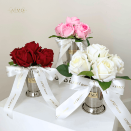  เติมเสน่ห์ความคลาสสิคให้บ้านด้วย Metal Pot และกุหลาบ 3 เฉดสี