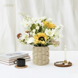 ทำไมแจกันโทน Color of Clam ถึงเป็น 'ฮีลเลอร์' ประจำบ้าน?