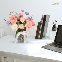 แจกันในห้องทำงาน: พื้นที่เล็กๆ ที่ปลุกแรงบันดาลใจทุกเช้า