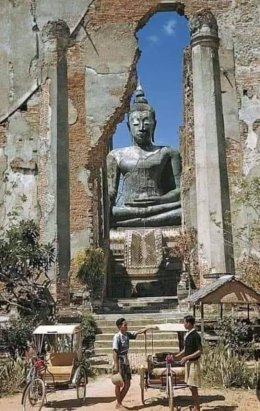 Wihan Phra Mongkol Bophit, Ayutthaya, photographed in 1957 before being renovated.