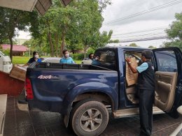 ผู้ว่าฯ ปราจีนบุรี และนายกเหล่ากาชาด ร่วมมอบอุปกรณ์การแพทย์