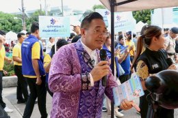ผู้ว่าฯ ภูเก็ตนำทีมรณรงค์ คนละครึ่ง พลัส เชิญชวนร้านค้าและประชาชนร่วมลดค่าครองชีพ กระตุ้นเศรษฐกิจท้องถิ่น