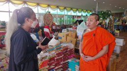 นนทบุรี โยมช่วยวัดวัดช่วยโยม ! ชื่นชมพระวัดดังรวบรวมสิ่งของช่วยนำ้ท่วมเชียงราย