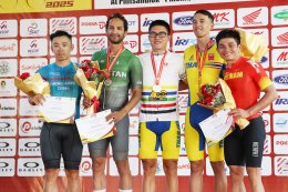 ธุรกิจ-อดิศักดิ์ คว้าทองมาสเตอร์ ธนภัทร สกุลแตร สู้อย่างสุดหัวใจ เป็นตะคริวรอบสุดท้ายแต่ปั่นจนจบ คว้าทองแดงโรดเรซชิงแชมป์เอเชีย