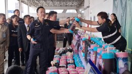 กรมศุลกากรเพิ่มความเข้มงวดตรวจสอบสินค้านำเข้าผิดกฎหมาย จับกุมก๊าซไนตรัสออกไซด์ สินค้าละเมิดเครื่องหมายการค้าและเฮโรอีน มูลค่ากว่า 159 ล้านบาท