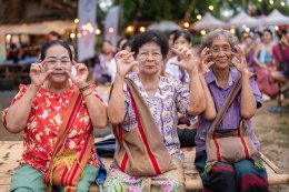 คึกคัก! งาน ตลาดอำเภอด้ง เสน่ห์วันวาน เริงสำราญ เมืองเก่า สืบสานวิถีไทย ส่งเสริมการท่องเที่ยวอย่างยั่งยืน