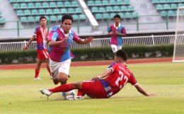 สวนกุหลาบวิทยาลัย ไล่เจ๊า อัสสัมชัญธนบุรี แชมป์เก่า 1-1 ก่อนเอาชนะในช่วงดวลจุดโทษ ผงาดครองแชมป์ลูกหนังขาสั้น กรมพลศึกษา เดลินิวส์คัพ 2025 รุ่น 18 ปี ก. สมัยที่ 2 มาครองได้อย่างยิ่งใหญ่