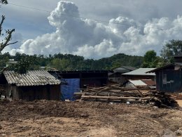 มูลนิธิป่อเต็กตึ๊ง ลงพื้นที่บรรเทาทุกข์ แจกจ่ายเครื่องอุปโภคบริโภคแก่ผู้ประสบภัย เหตุดินโคลนถล่มและน้ำป่าไหลหลากที่บ้านปางอุ๋ง อำเภอแม่แจ่ม จังหวัดเชียงใหม่ 