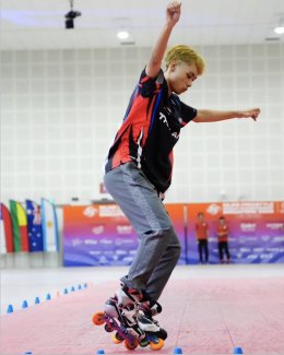    เจ๋งสุดในโลก! "พีนัท - วิริทธิ์พล" เอาชนะ 14 ชาติผงาดแชมป์อินไลน์สเก็ตโลก ที่สิงคโปร์