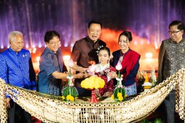 นายกฯ เปิดงานมหกรรมไหลเรือไฟโลกจังหวัดนครพนม ประจำปี 2568 ผู้ว่าฯ นครพนม เข้าร่วมโครงการยกระดับเทศกาลเรือไฟไทย สู่เรือไฟโลก