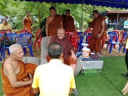 หลวงพ่อสินทรัพย์ นำพุทธศาสนิกชน ปลูกสัมมาทิฏฐิในพระศาสนาปลูกป่าให้แผ่นดิน