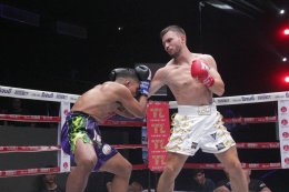   ไทเกอร์ มาร์ช กำปั้นดาวรุ่งมวยสร้าง TL BOXING PROMOTION  ออกหมัดหนักหน่วงแม่นยำชนะคะแนน ธนชัย คำอ่อน ในการชกเป็นคู่เอกศึกThe Fighter World Boxing