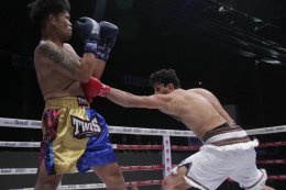  ไทเกอร์ มาร์ช กำปั้นดาวรุ่งมวยสร้าง TL BOXING PROMOTION  ออกหมัดหนักหน่วงแม่นยำชนะคะแนน ธนชัย คำอ่อน ในการชกเป็นคู่เอกศึกThe Fighter World Boxing