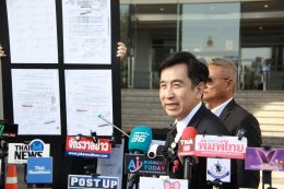  "เสี่ยโก้" โปรโมเตอร์มวยโลกรางวัลยอดเยี่ยมเอเชีย 3 สถาบันรุดทวงถามความเป็นธรรมที่ สำนักงานป.ป.ช. กรณีอดีตผู้บริหาร ขสมก. ร่วม บ.แพลน บี มีเดีย จำกัด (มหาชน) ปลอมลายเซ็นต์ตนเองและภรรยา