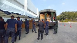 WBC  WBCMT  รวมพลังช่วยผู้ประสบอุทกภัย  จัดสิ่งของ 4 รถบรรทุกขนาดใหญ่ มอบให้ ศป.สอ.