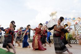 งานมหกรรมไหลเรือไฟโลกและงานกาชาดจังหวัดนครพนม 2568: จัดเต็ม 12 วัน 12 คืน