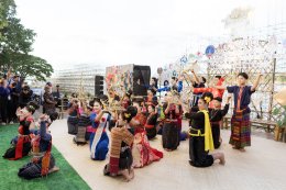 งานมหกรรมไหลเรือไฟโลกและงานกาชาดจังหวัดนครพนม 2568: จัดเต็ม 12 วัน 12 คืน