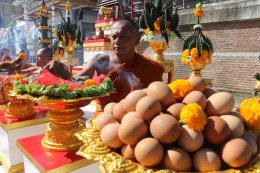 เจ้าอาวาสวัดดังชลบุรีทำบุญถวาย 1ล้าน ร่วมสร้างสมเด็จโต พรหมรังสี วัดศรีวารีน้อย