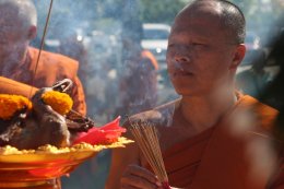 เจ้าอาวาสวัดดังชลบุรีทำบุญถวาย 1ล้าน ร่วมสร้างสมเด็จโต พรหมรังสี วัดศรีวารีน้อย