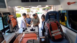 ชมรมชาวสมุทรปราการ มอบรถ ambulance มูลค่า 2.5 ล้าน ให้กับโรงพยาบาลสมุทรปราการ 
