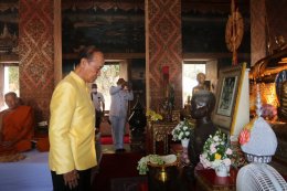สมเด็จพระเจ้าอยู่หัว ทรงโปรดเกล้าฯ พระราชทานผ้าพระกฐิน ถวายแด่พระสงฆ์ผู้อยู่ครบถ้วนพรรษา