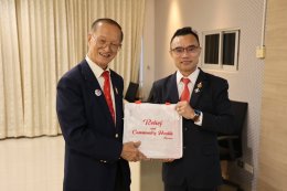 President of the Fujian Lead the group  to support donations to help flood victims.