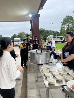 รัฐมนตรีช่วยว่าการกระทรวงมหาดไทย ตรวจเยี่ยมให้กำลังใจเจ้าหน้าที่อาสา
