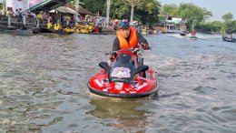 สภ.บางพลี จับตำรวจบก ขับเจ็ตสกี คุมเข้มความปลอดภัยทางน้ำงานประเพณีรับบัว