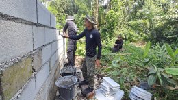 ทหารร่วม3ฝ่ายช่วยเหลือซ่อมแซมบ้านให้กับชาวบ้านที่เกิดความเสียหายจากวาตภัยโดนพายุ