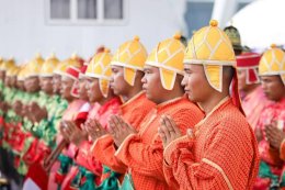 พิธีบวงสรวงพระภูมิเจ้าที่และเซ่นไหว้แม่ย่านางเรือพระราชพิธีก่อนการ จัดขบวนพยุหยาตราตราทางชลมารค