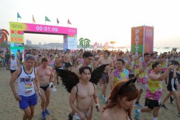 นักวิ่งครึ่งหมื่นกระหึ่ม Bikini Run 24 ท้าลมหนาวอ่าวพัทยา