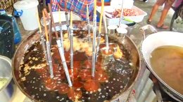 ชัยภูมิเริ่มกินเจผักแพงสูงสุดโลละ300 บาท แต่คนร่วมกินเจยังคึกคักเหมือนเดิม