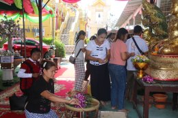 แรงศรัทธาไม่เสื่อมคลาย! ชาวบางเสาธงร่วมใจหลั่งไหลสู่วัดบัวโรย ในวันสุดท้ายของงานประจำปี